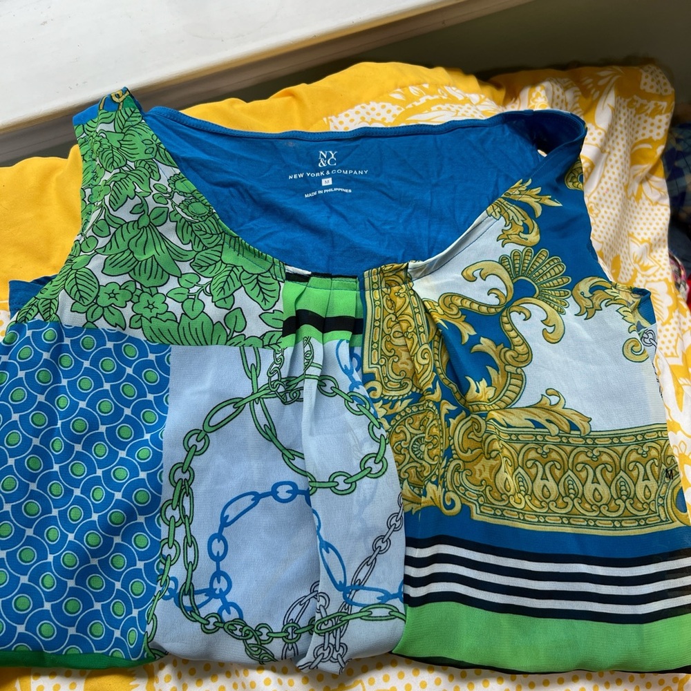 New York & Company Green and Blue Patterned Tank Top